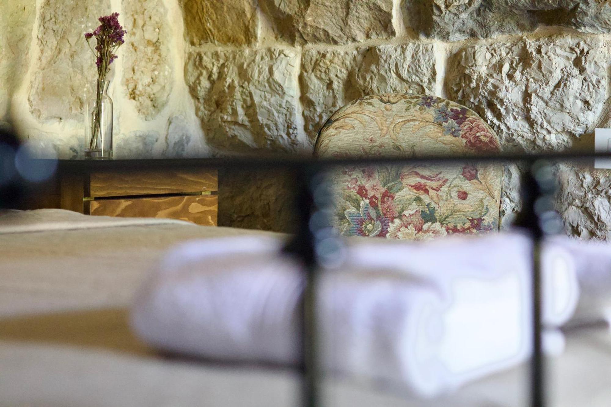 Stone Cellars Hotel Douma ภายนอก รูปภาพ